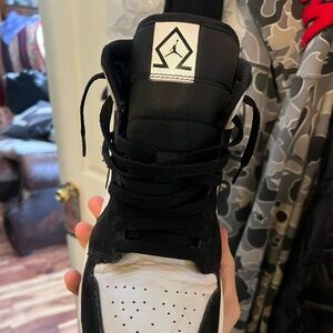 Jordan 1 Mid 'Diamond'